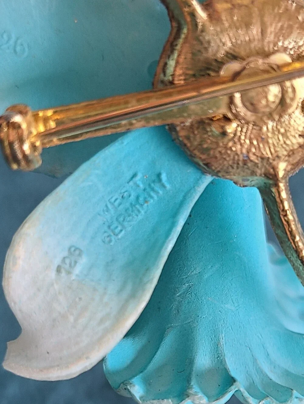 Vintage Turquoise Floral Brooch with Gold Accents